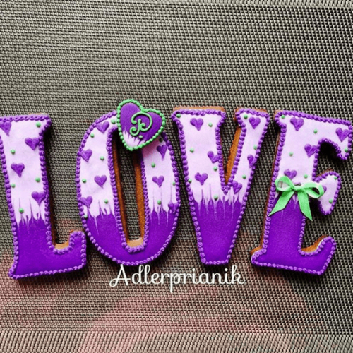 Пластик. Форма для печенек "LOVE" Пластик. Форма для печенек "LOVE"