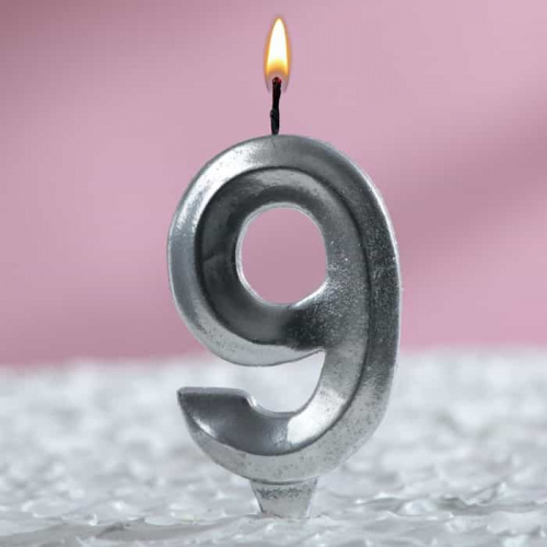 Свеча цифра "9", серебряный металлик